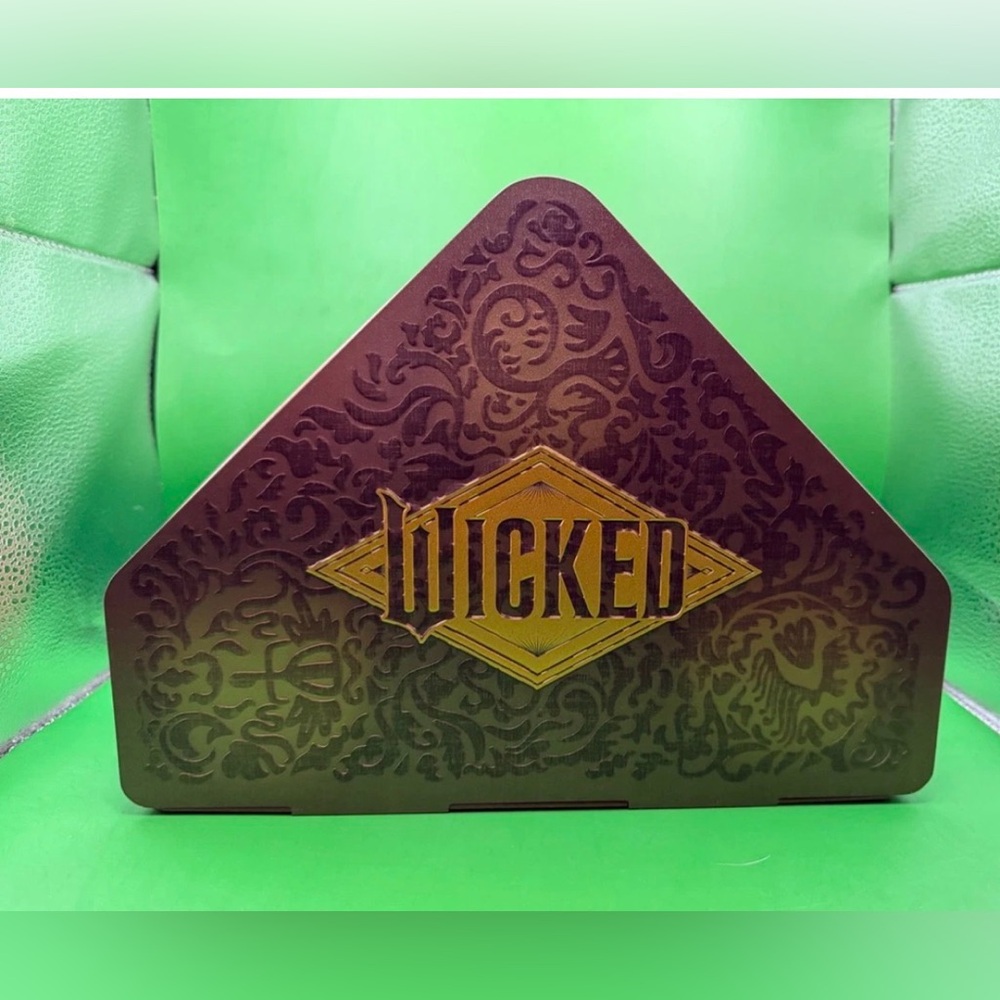 The Wicked For Good 2025 AMC Theaters Grimmerie Popcorn Bucket Regal Exclu